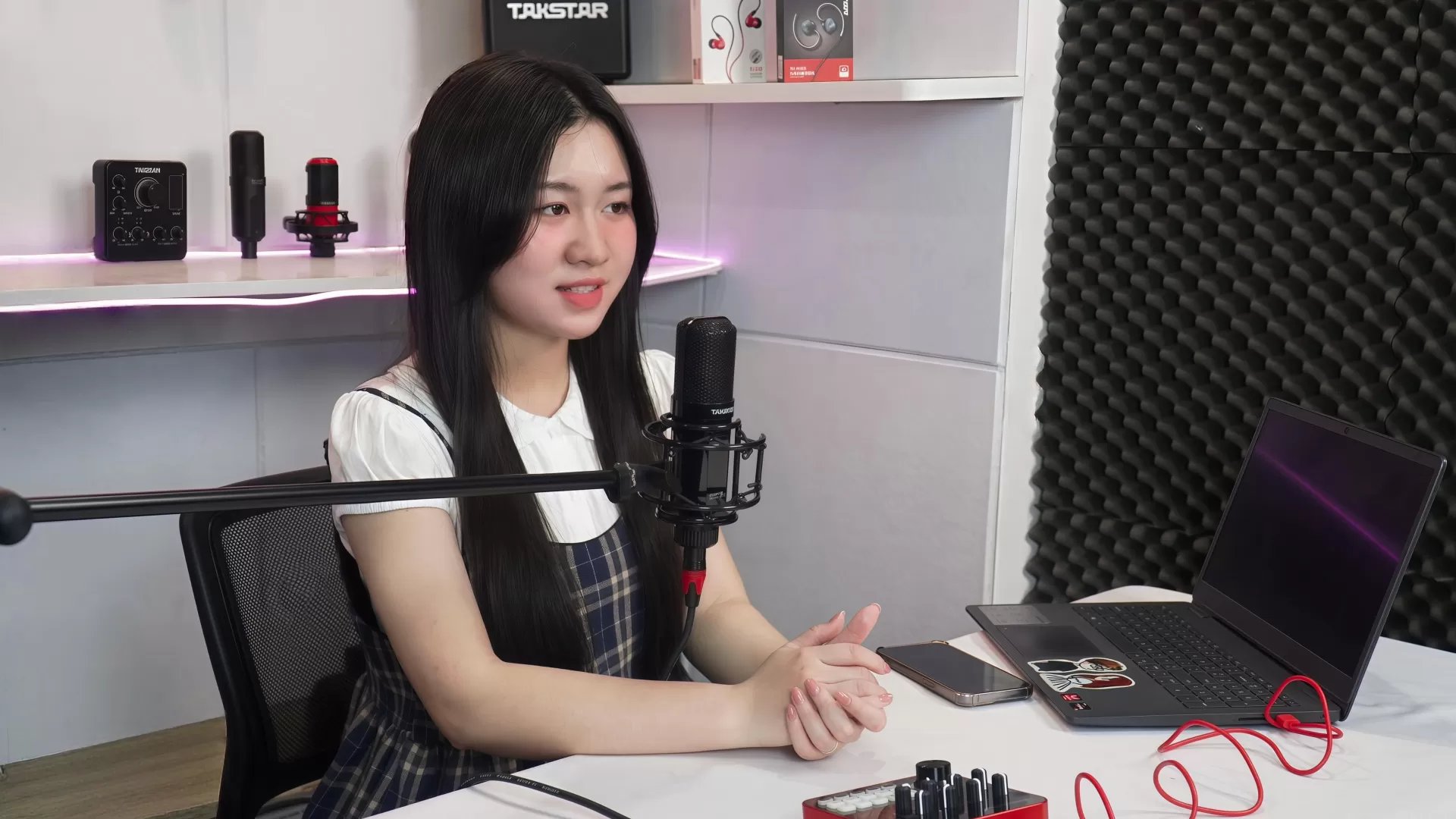 Livestream & sáng tạo nội dung